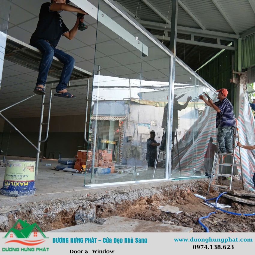 cửa kính tự động cho cửa hàng tại  Phú Nhuận TP.HCM